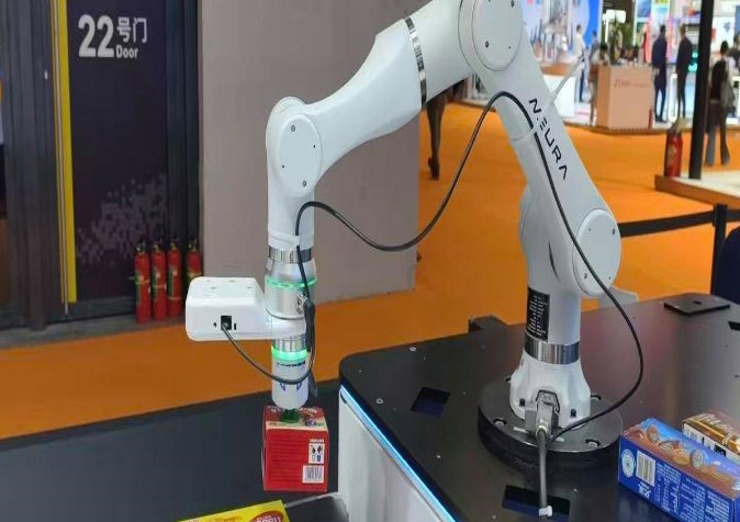 全栈自研，掌控智能核心